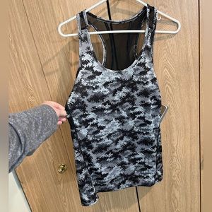 Reebok Digital Camo Workout Tank - Size L